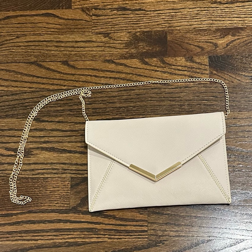 *DEXMAY Ivory Envelope Clutch with gold chain strap